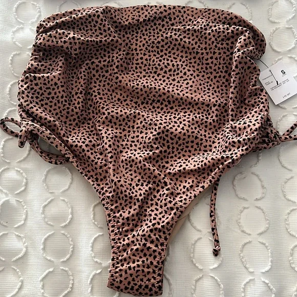 A Pea In The Pod Maternity Cheetah Convertible Two Piece Swimsuit Size L - Picture 3 of 5